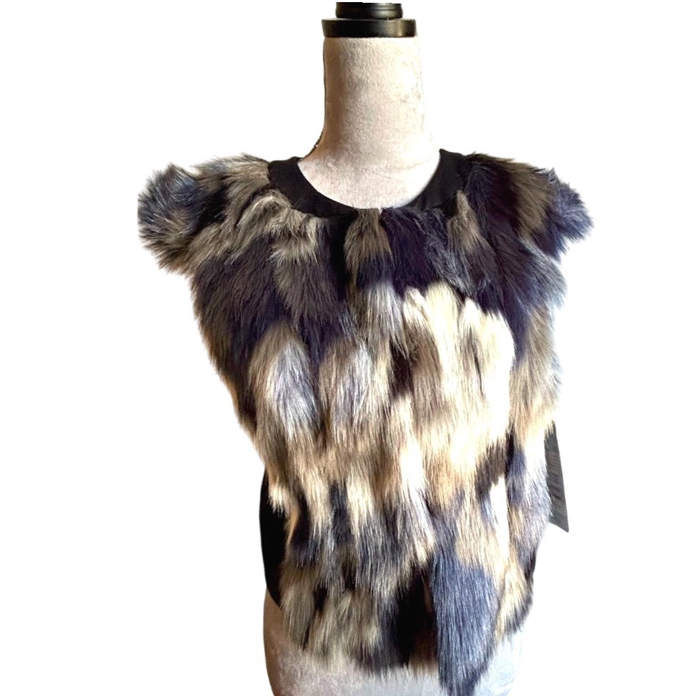 NWT Cabi Faux Fur Vest Sleeveless Top‎ Neutral Tones Cozy Stylish Layering Piece